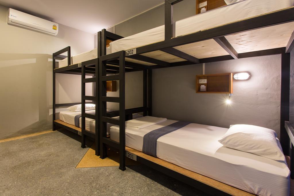 Holiday Station Hostel Krabi town Buitenkant foto