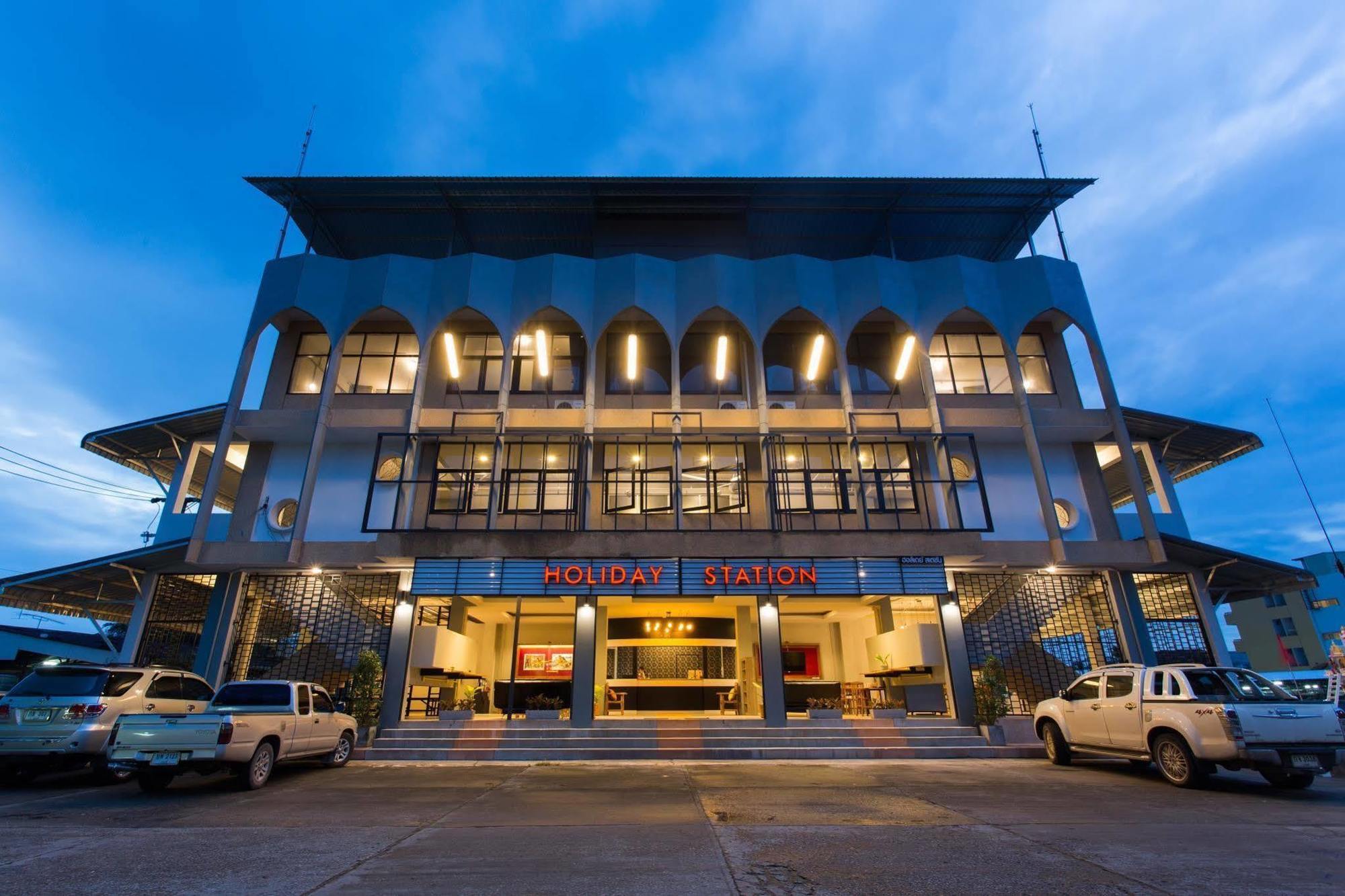 Holiday Station Hostel Krabi town Buitenkant foto