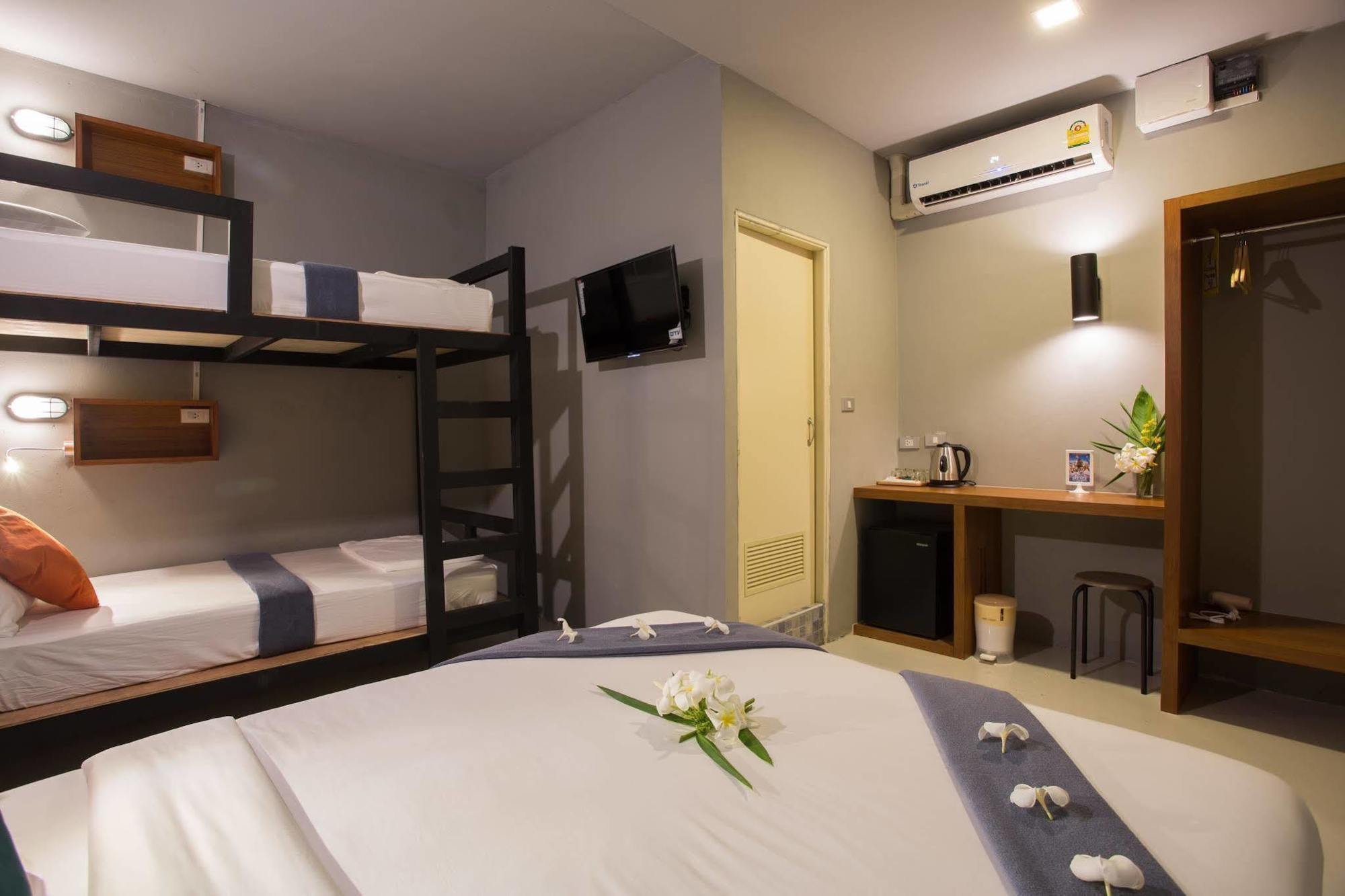 Holiday Station Hostel Krabi town Buitenkant foto