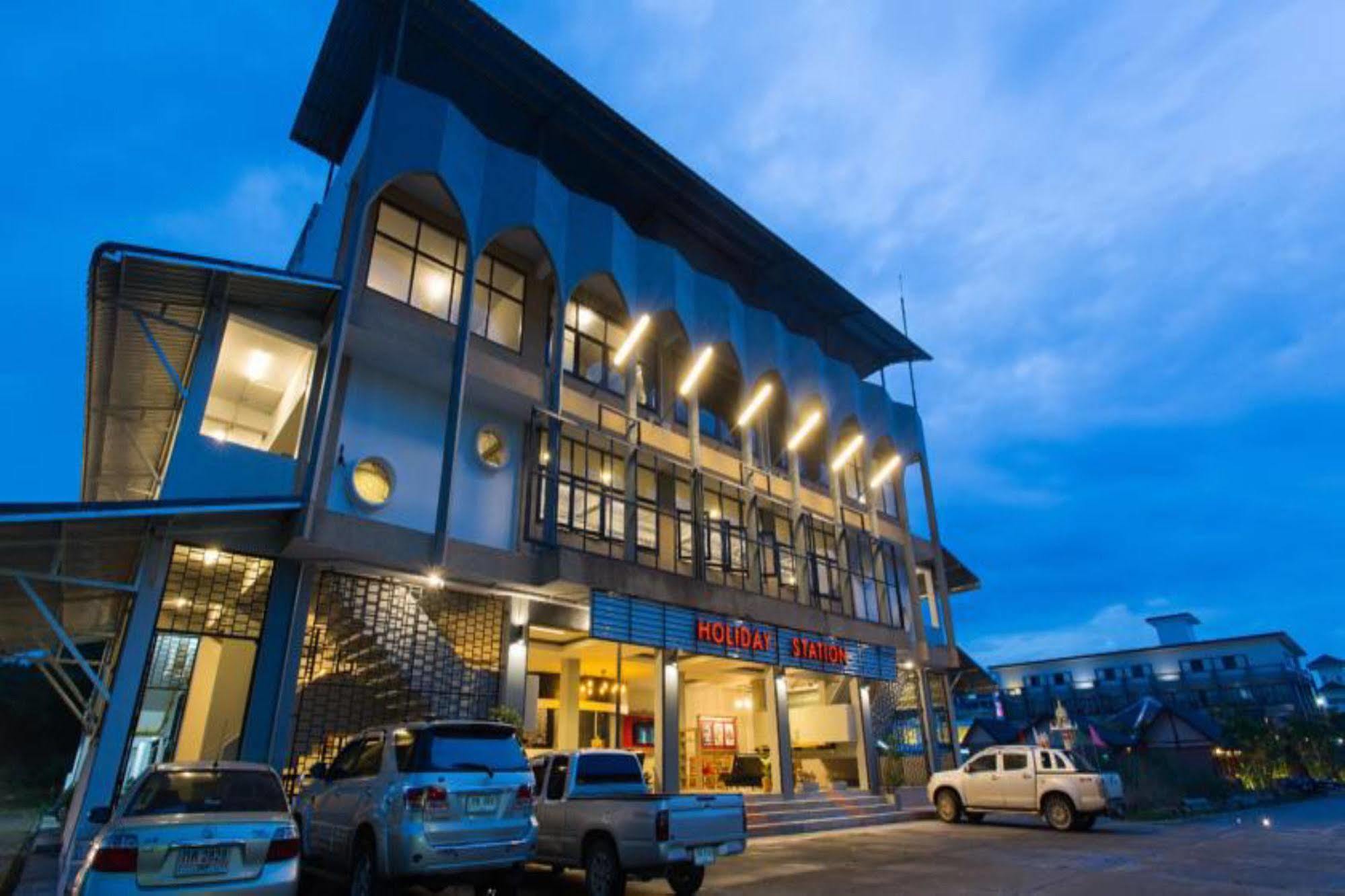 Holiday Station Hostel Krabi town Buitenkant foto