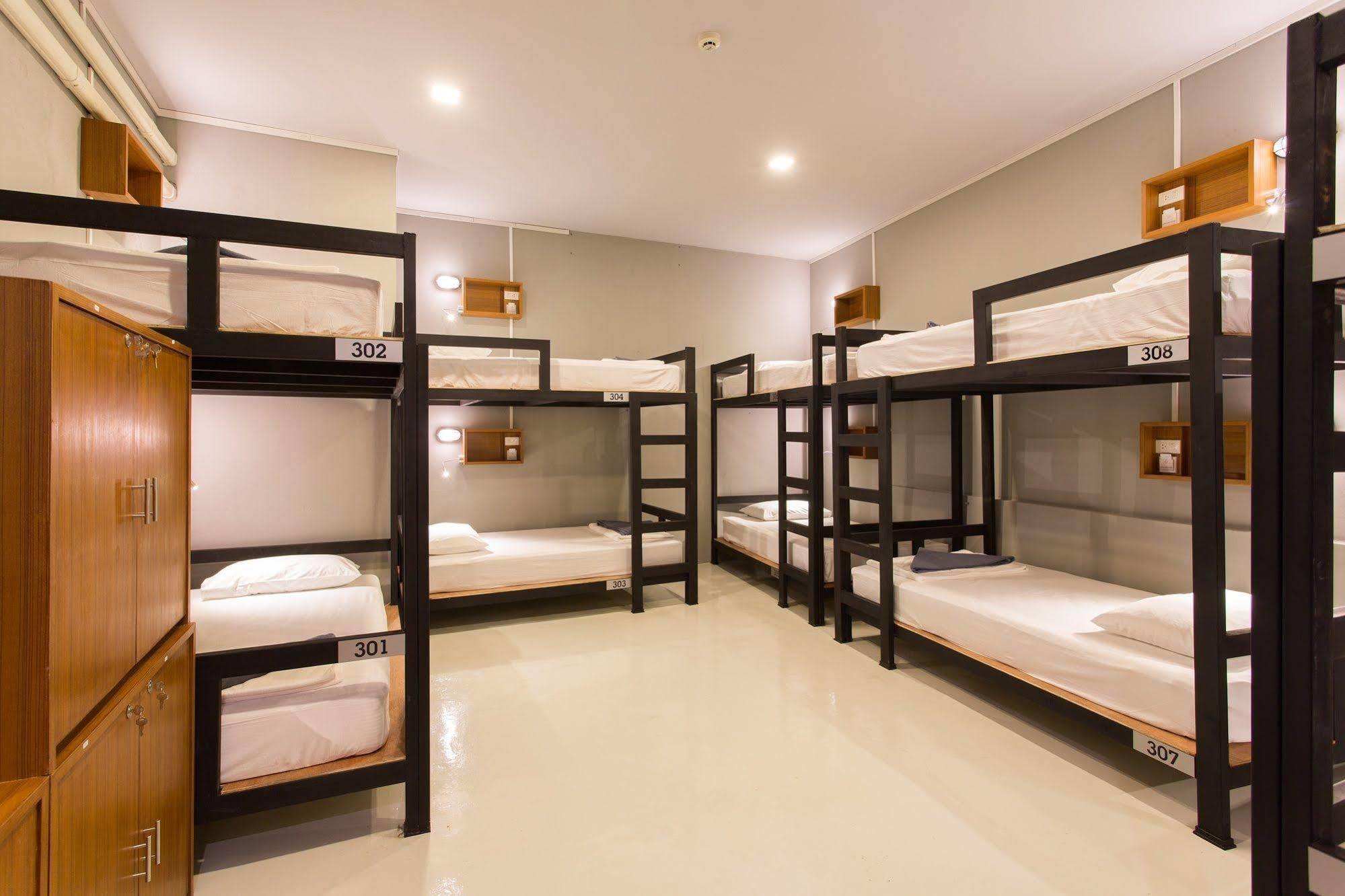 Holiday Station Hostel Krabi town Buitenkant foto