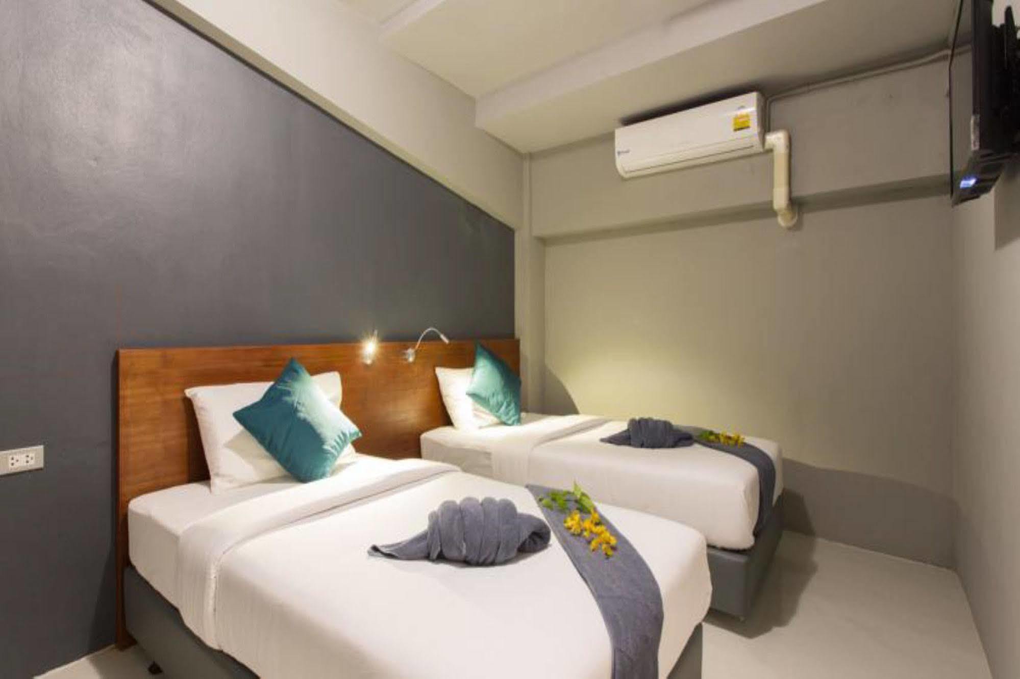 Holiday Station Hostel Krabi town Buitenkant foto